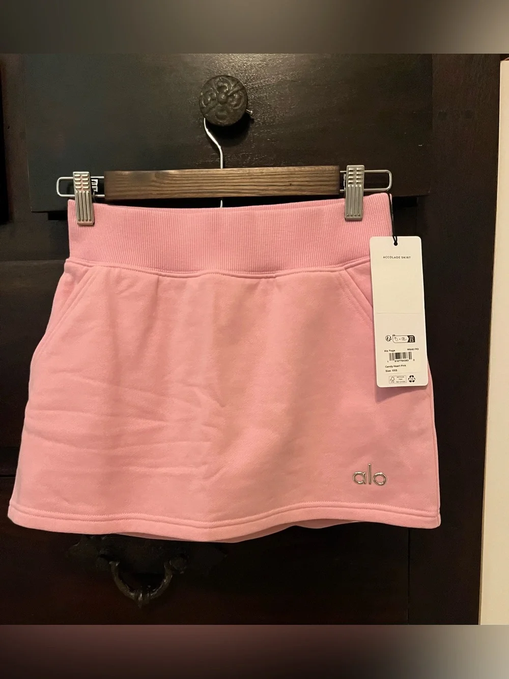 NWT ALO Yoga Candy Heart pink accolade skirt